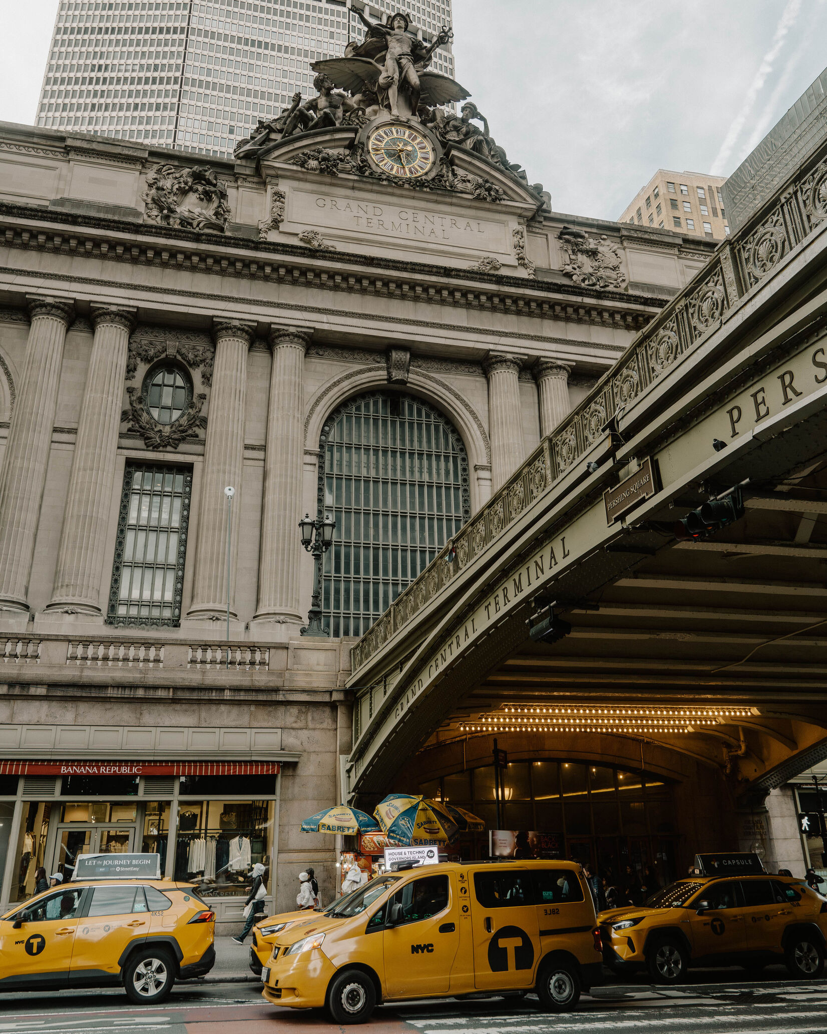 Adam_Firman_01-20_Club_Quarters_NYC_Contextuals-29_optimized_1000