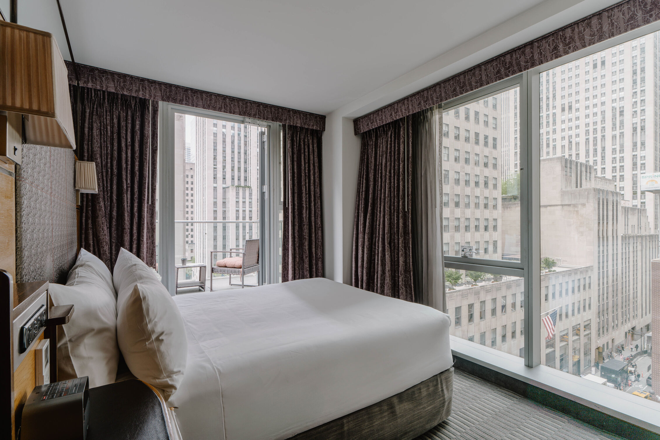 Adam_Firman_Club_Quarters_The_Jewel_Room_1102_Terrace_1-2_optimized_1000