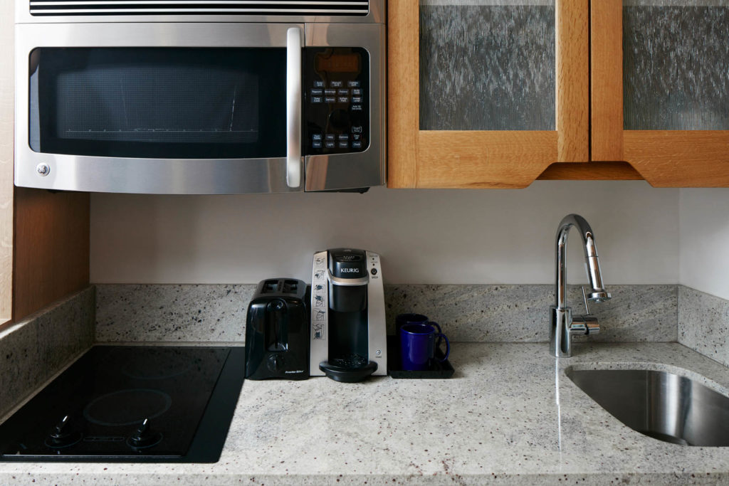 Jewel Deluxe Suite Kitchenette | Hotel Accomodation in New York City